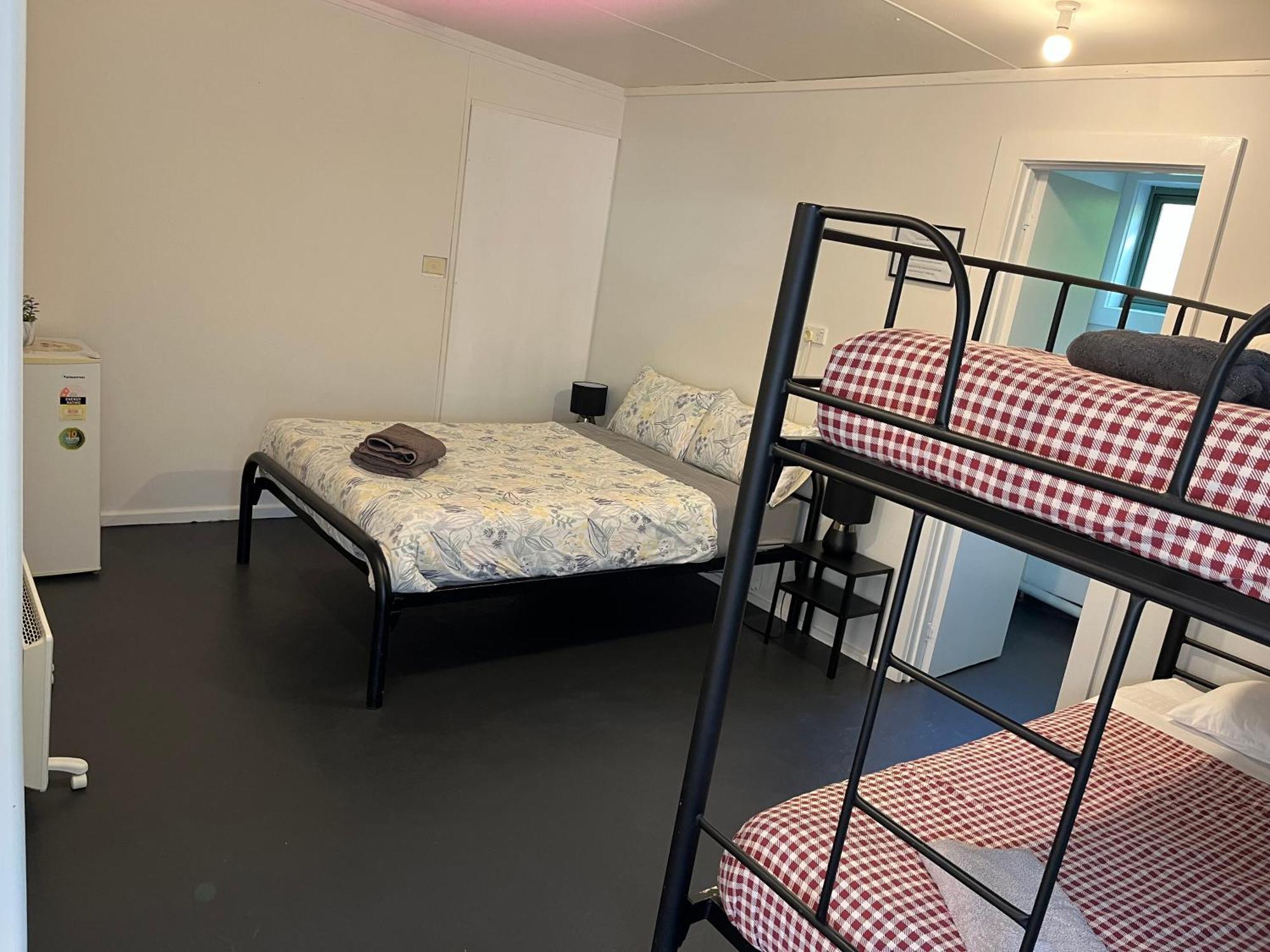 Tim'S Place Hostel Halls Gap Exterior photo