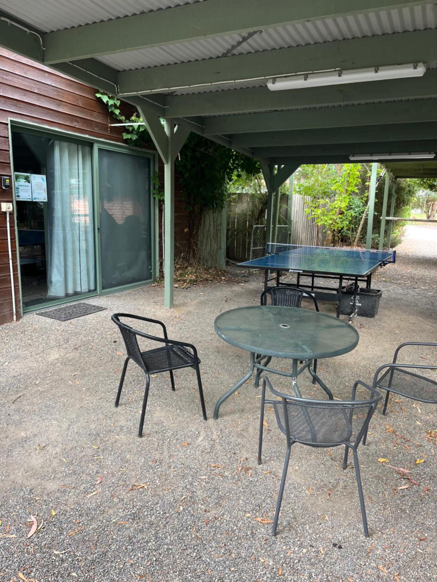 Tim'S Place Hostel Halls Gap Exterior photo
